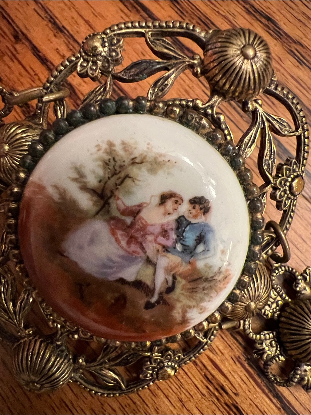 Vintage Cameo Medallion Bracelet - Bronze Tone with Hand-Painted Scene Jewelry - Picture 6 of 9